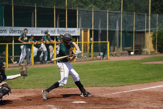 Gymnastické míče a baseballové pálky pro sport i relax